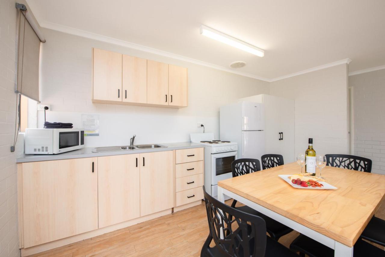 Geraldton'S Ocean West Holiday Units & Short Stay Accommodation Экстерьер фото