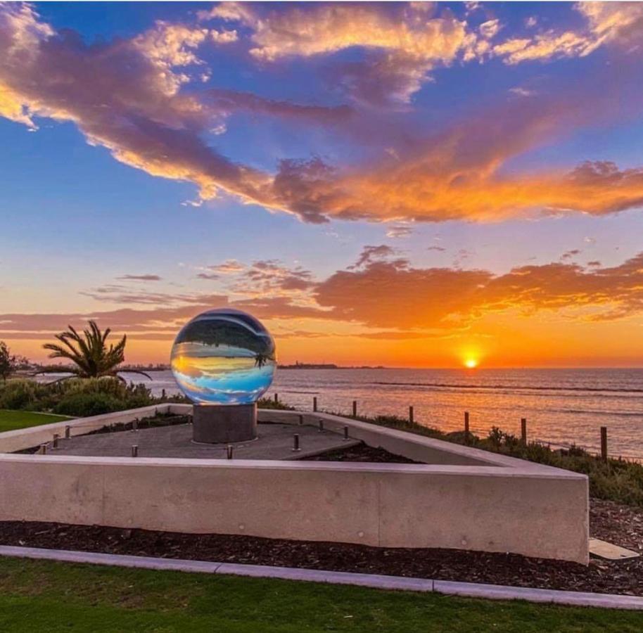 Geraldton'S Ocean West Holiday Units & Short Stay Accommodation Экстерьер фото